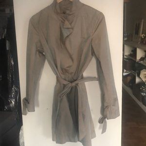 Chic lightweight Cole Hann raincoat